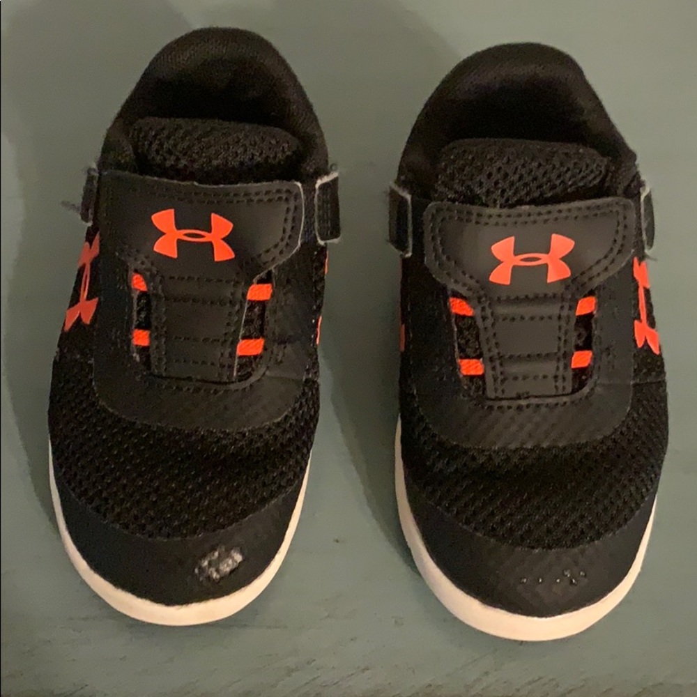 Toddler boy Under Armour sneakers